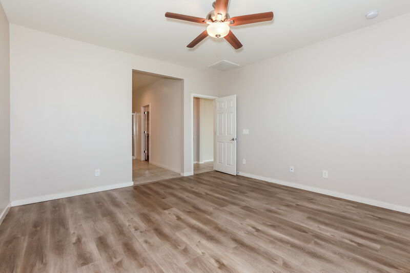 2,300/Mo, 654 W Glen Canyon Dr San Tan Valley, AZ 85140 Main Bedroom View 2