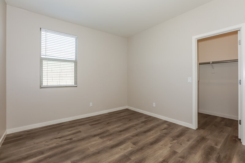 2,300/Mo, 654 W Glen Canyon Dr San Tan Valley, AZ 85140 Bedroom View