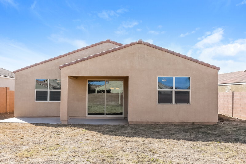 2,300/Mo, 654 W Glen Canyon Dr San Tan Valley, AZ 85140 Rear View
