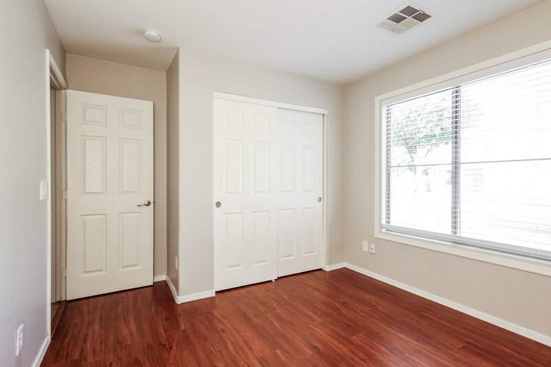 2,215/Mo, 7317 W Crown King Rd Phoenix, AZ 85043 Bedroom View 2