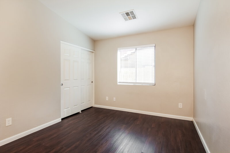 2,215/Mo, 7317 W Crown King Rd Phoenix, AZ 85043 Bedroom View 3