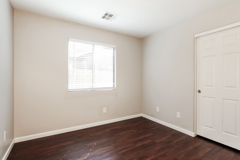 2,215/Mo, 7317 W Crown King Rd Phoenix, AZ 85043 Bedroom View 4