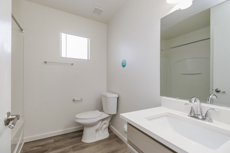 2,440/Mo, 1936 E Dust Devil Dr San Tan Valley, AZ 85143 Bathroom View