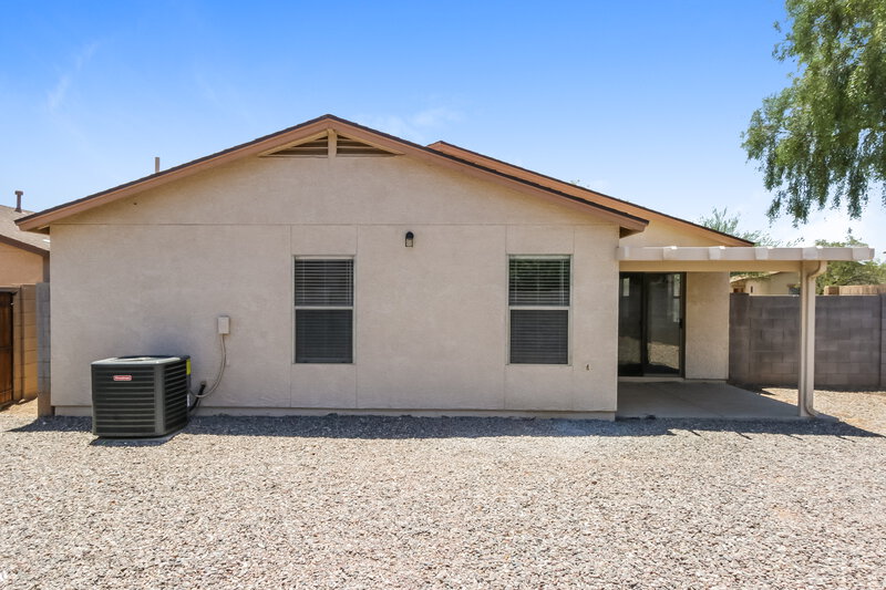 2,440/Mo, 1936 E Dust Devil Dr San Tan Valley, AZ 85143 Rear View