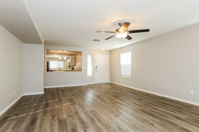 1,980/Mo, 3528 W Glass Ln Phoenix, AZ 85041 Living Room View 2