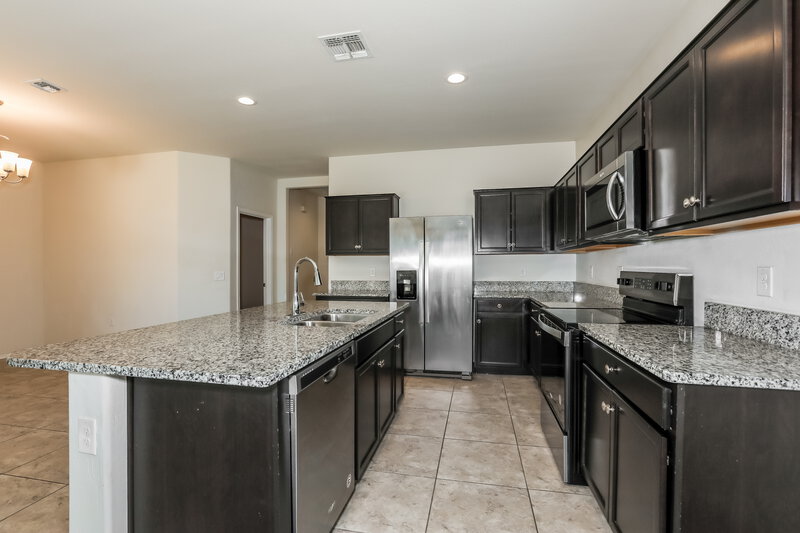 1,735/Mo, 4859 E Rhodium Dr San Tan Valley, AZ 85143 Kitchen View