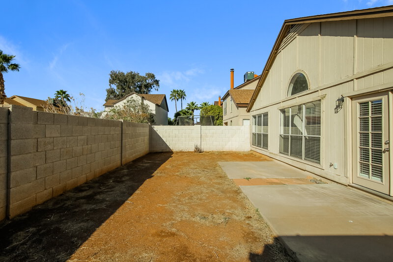 2,400/Mo, 517 E Utopia Rd Phoenix, AZ 85024 Rear View
