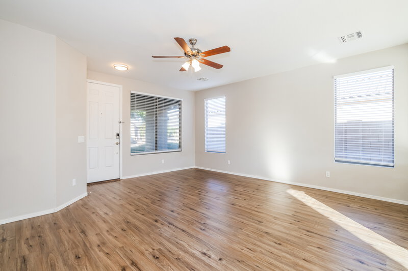 2,190/Mo, 1931 S Noble Mesa, AZ 85209 Living Room View 2