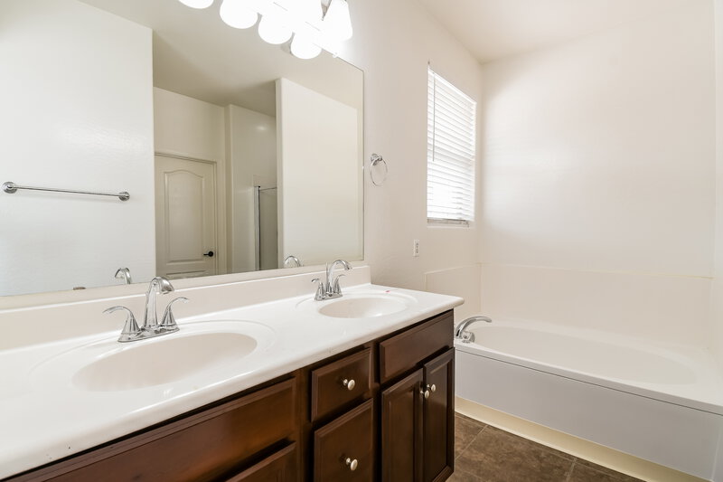 1,845/Mo, 27741 N Amira Way Queen Creek, AZ 85143 Main Bathroom View 2