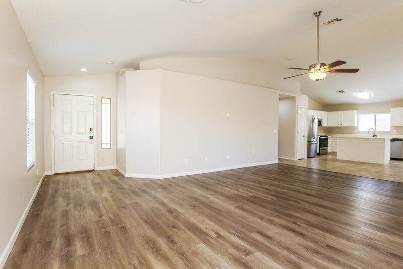 2,095/Mo, 7334 W Lamar Rd Glendale, AZ 85303 Living Room View 2