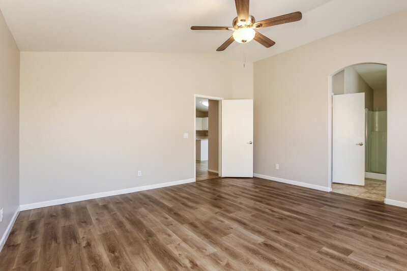 2,095/Mo, 7334 W Lamar Rd Glendale, AZ 85303 Main Bedroom View 2