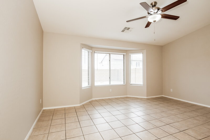 2,175/Mo, 6622 S 23rd Ave Phoenix, AZ 85041 Main Bedroom View