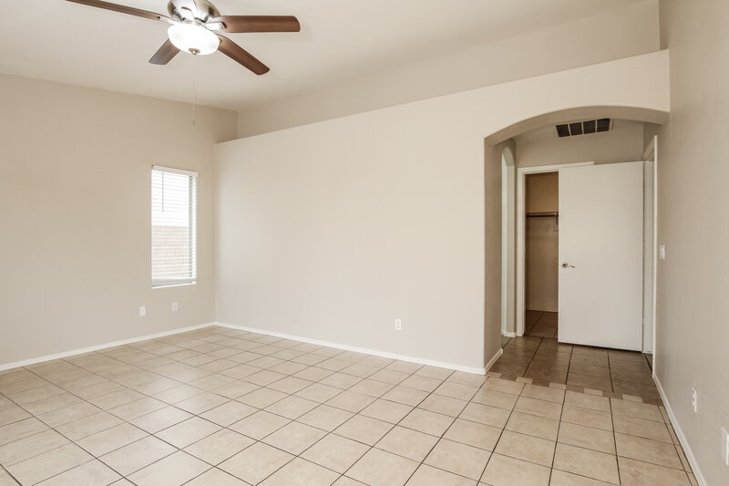 2,175/Mo, 6622 S 23rd Ave Phoenix, AZ 85041 Main Bedroom View 2