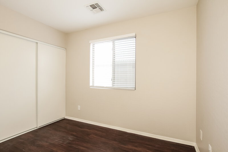 2,175/Mo, 6622 S 23rd Ave Phoenix, AZ 85041 Bedroom View 3