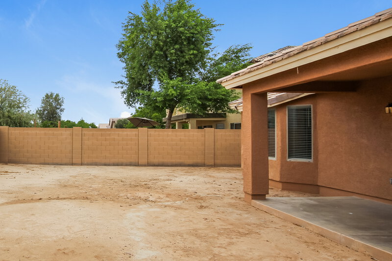 2,175/Mo, 6622 S 23rd Ave Phoenix, AZ 85041 Rear View