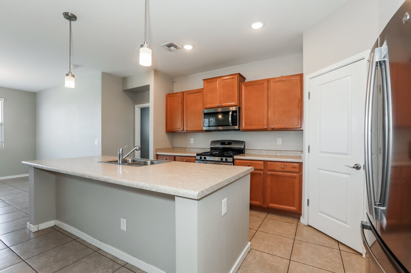 1,820/Mo, 7004 E Aerie Way San Tan Valley, AZ 85143 Kitchen View