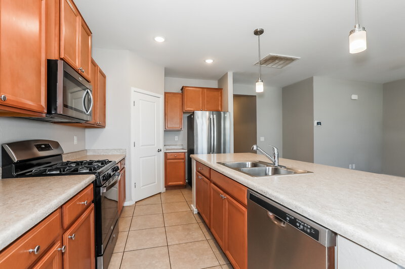 1,820/Mo, 7004 E Aerie Way San Tan Valley, AZ 85143 Kitchen View 2