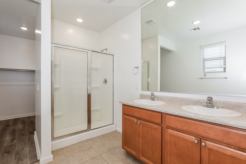 1,820/Mo, 7004 E Aerie Way San Tan Valley, AZ 85143 Main Bathroom View