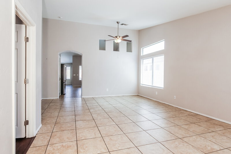 2,120/Mo, 9536 W Miami St Tolleson, AZ 85353 Family Room View