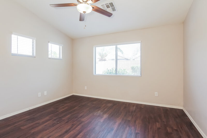 2,120/Mo, 9536 W Miami St Tolleson, AZ 85353 Main Bedroom View 2