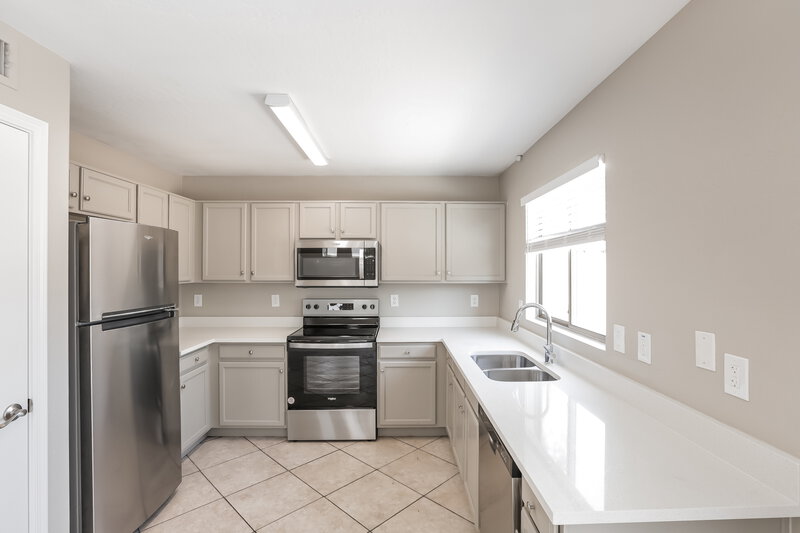 2,870/Mo, 6558 W Chickasaw St Phoenix, AZ 85043 Kitchen View