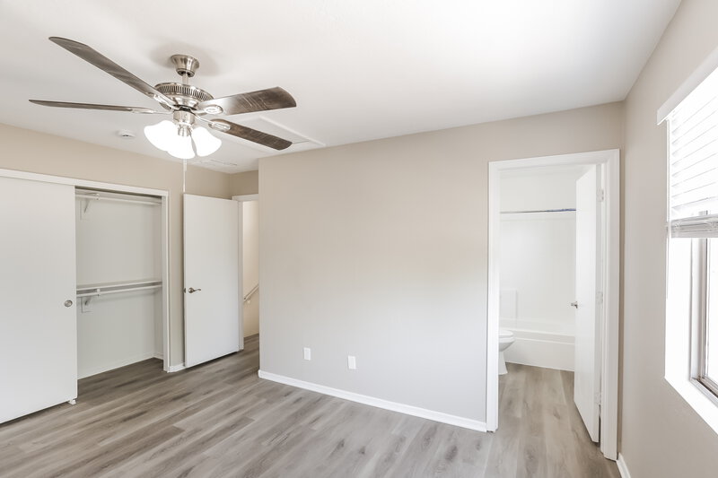 2,870/Mo, 6558 W Chickasaw St Phoenix, AZ 85043 Main Bedroom View 2