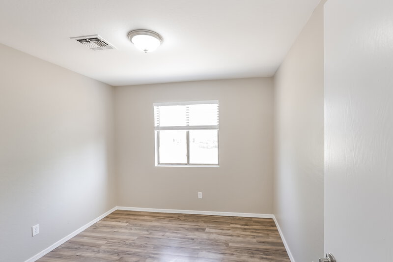 2,870/Mo, 6558 W Chickasaw St Phoenix, AZ 85043 Bedroom View