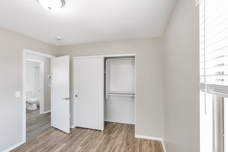 2,870/Mo, 6558 W Chickasaw St Phoenix, AZ 85043 Bedroom View 2