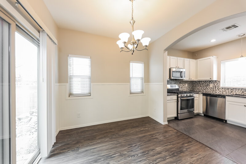 1,965/Mo, 14034 W Country Gables Dr Surprise, AZ 85379 Dining Room View