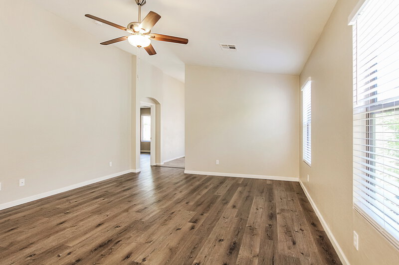 1,930/Mo, 1044 S 239th Ln Buckeye, AZ 85326 Living Room View 3