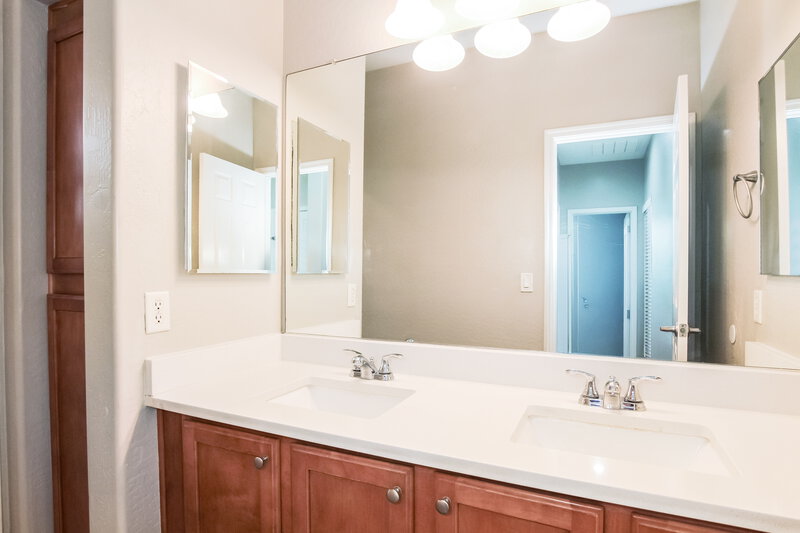 2,095/Mo, 13797 W Redfield Rd Surprise, AZ 85379 Bathroom View