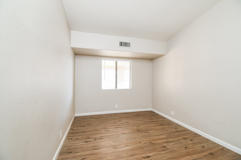 1,795/Mo, 11146 N 82nd Dr Peoria, AZ 85345 Bedroom View