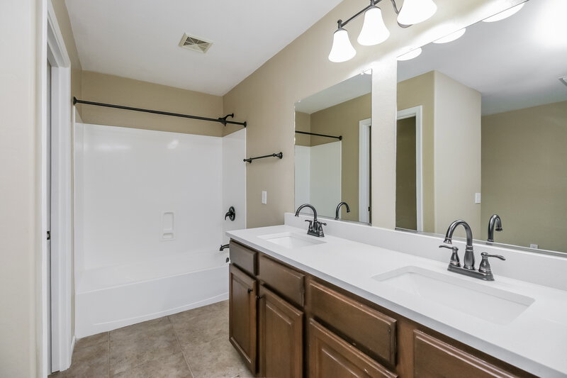 2,435/Mo, 1635 S Wildrose Mesa, AZ 85209 Master Bathroom View