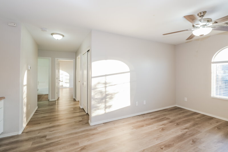 1,915/Mo, 2408 S 90th Glen Tolleson, AZ 85353 Loft View