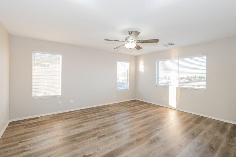 1,915/Mo, 2408 S 90th Glen Tolleson, AZ 85353 Main Bedroom View