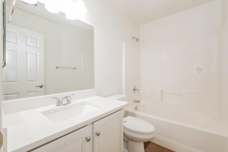 1,915/Mo, 2408 S 90th Glen Tolleson, AZ 85353 Bathroom View