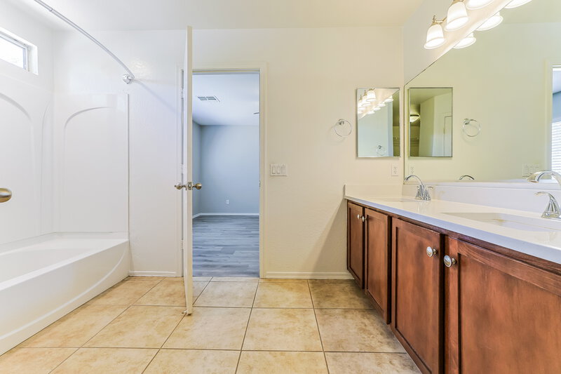 1,945/Mo, 28113 N Superior Rd San Tan Valley, AZ 85143 Main Bathroom View
