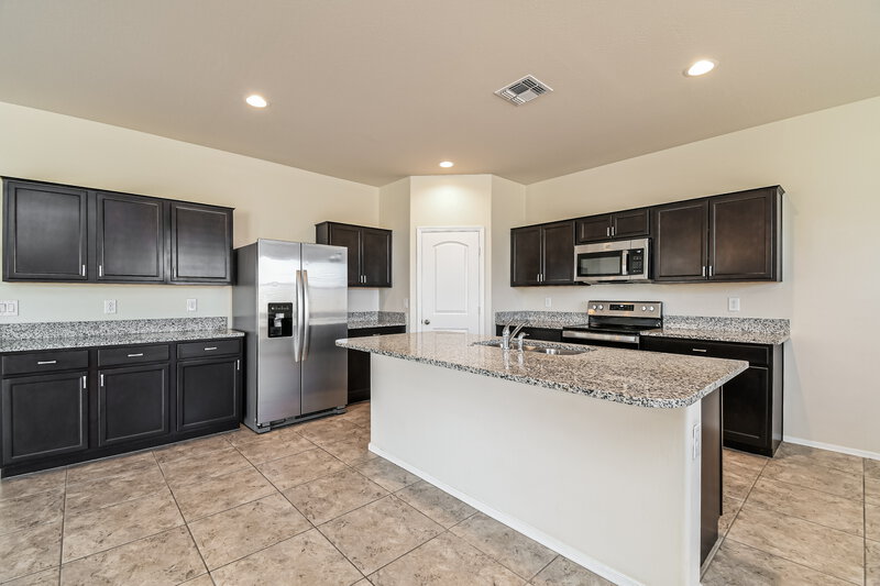 1,795/Mo, 5238 E Sharbel Rd San Tan Valley, AZ 85143 Kitchen View