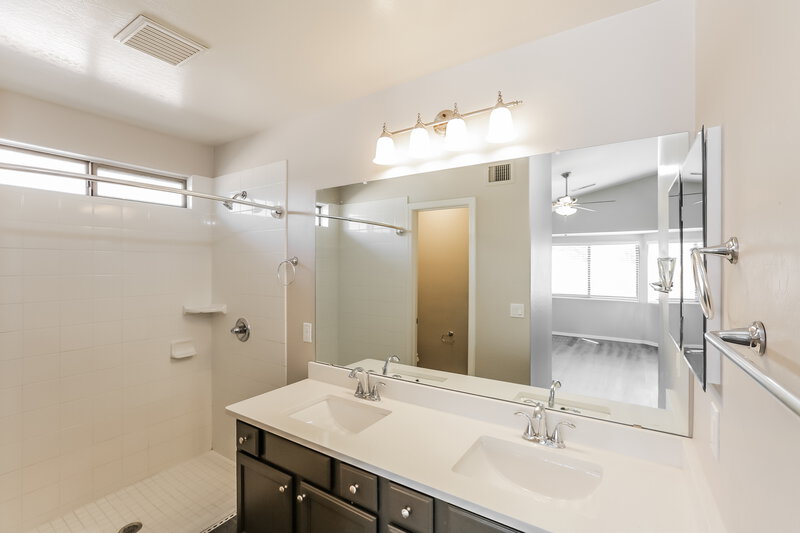 1,865/Mo, 25739 W St Catherine Ave Buckeye, AZ 85326 Main Bathroom View
