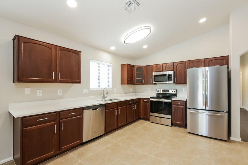 2,095/Mo, 7251 W Cactus Wren Dr Glendale, AZ 85303 Kitchen View