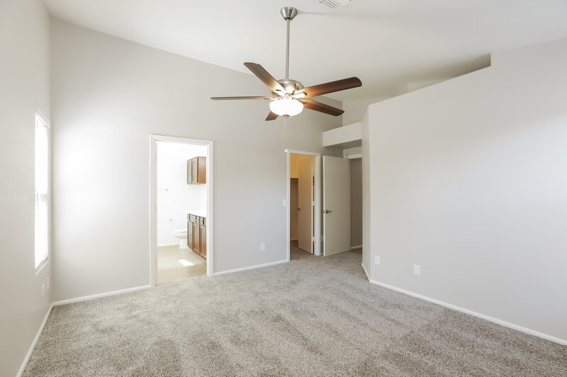 2,095/Mo, 7251 W Cactus Wren Dr Glendale, AZ 85303 Master Bedroom View 2