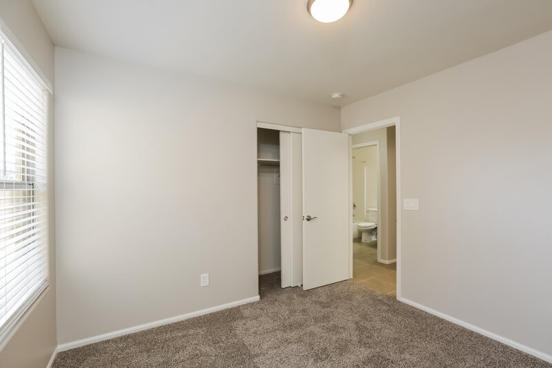 2,095/Mo, 7251 W Cactus Wren Dr Glendale, AZ 85303 Bedroom View 2