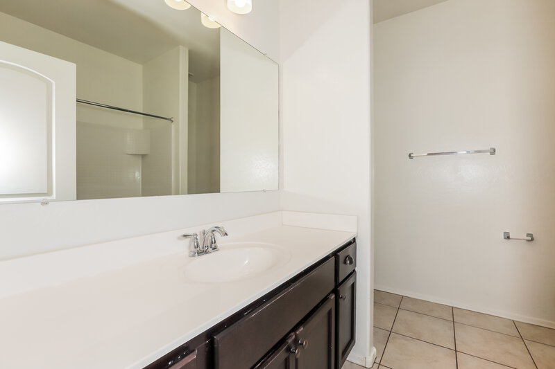 1,770/Mo, 5032 E Black Opal Ln San Tan Valley, AZ 85143 Bathroom View