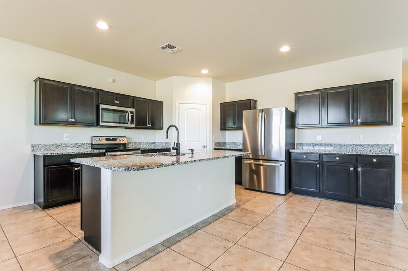 1,690/Mo, 5182 E Sharbel Rd San Tan Valley, AZ 85143 Kitchen View
