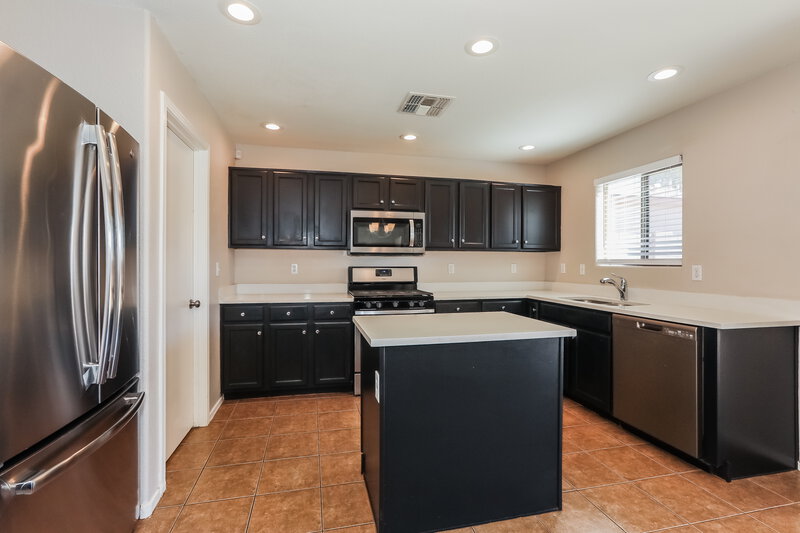 2,145/Mo, 1935 E Renegade Trl San Tan Valley, AZ 85143 Kitchen View 2