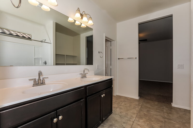 1,795/Mo, 5226 E Sharbel Rd San Tan Valley, AZ 85143 Main Bathroom View 2