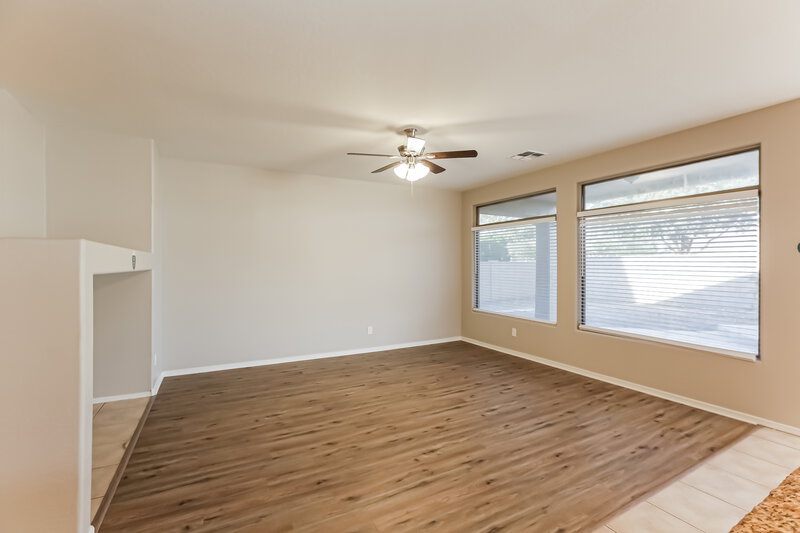 2,040/Mo, 12618 N 128th Ln El Mirage, AZ 85335 Living Room View