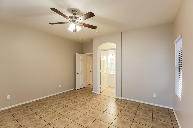 2,040/Mo, 12618 N 128th Ln El Mirage, AZ 85335 Main Bedroom View 2