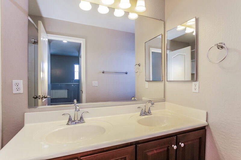 2,045/Mo, 18514 W Udall Drive Surprise, AZ 85374 Main Bathroom View 2