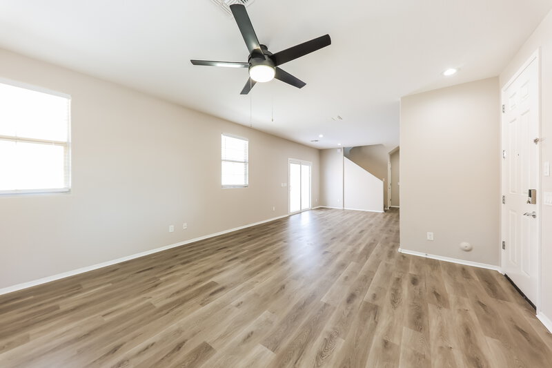 1,785/Mo, 2656 N 73rd Gln Phoenix, AZ 85035 Living Room View 2